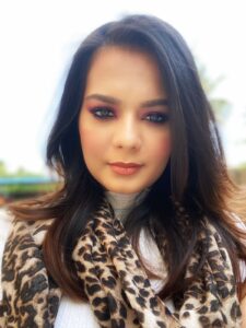 Picture of Makeup Trainer​