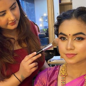 Elevating beauty and elegance one brushstroke at a time 💄✨ Makeup magic by Trainer @makeupbyaye (1)