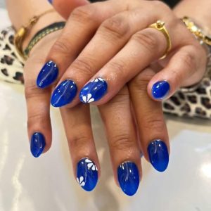 Lakme Academy is ready to take your career to greater heights with its more than ever advanced c (2)