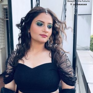 MAKEUP THAT MAKES YOU SLAYYY…. ✨💓.SMOKEY EYE DEMO BY - @ayantikaaa__ ..Want to learn from the b